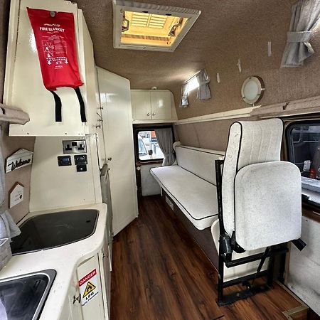 Retro Camper Hire Hotel Дъблин Екстериор снимка