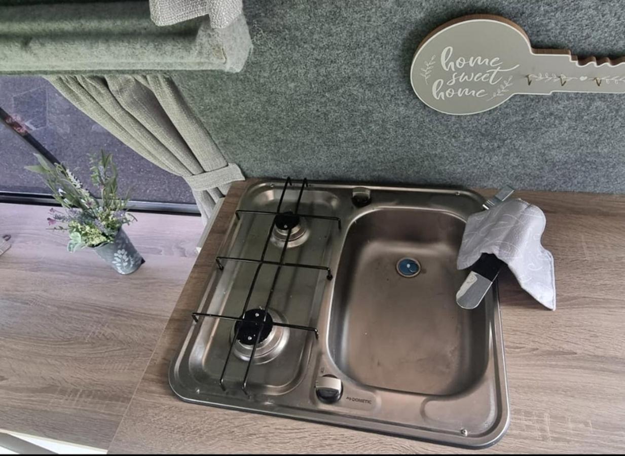 Retro Camper Hire Hotel Дъблин Екстериор снимка