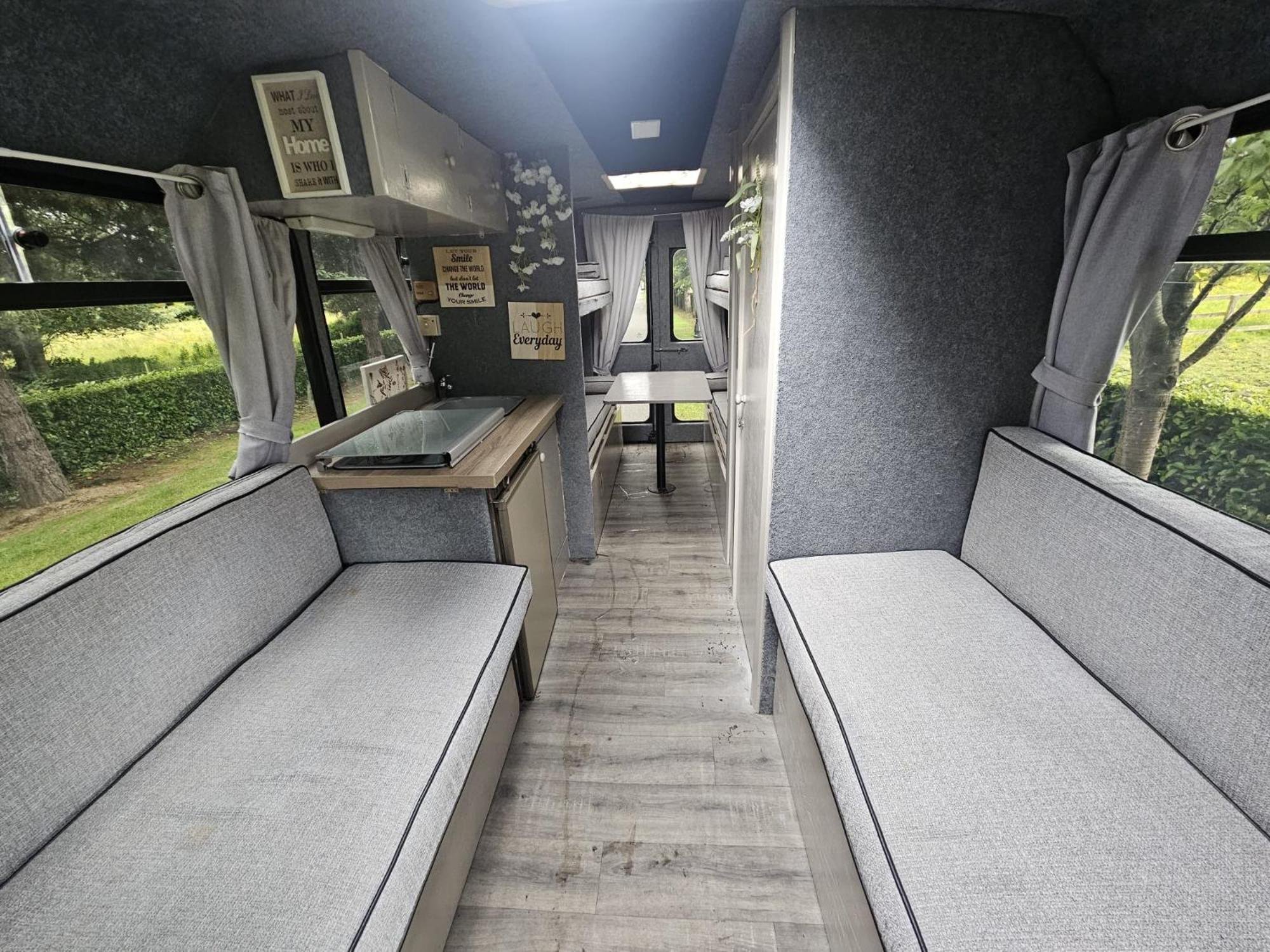 Retro Camper Hire Hotel Дъблин Екстериор снимка