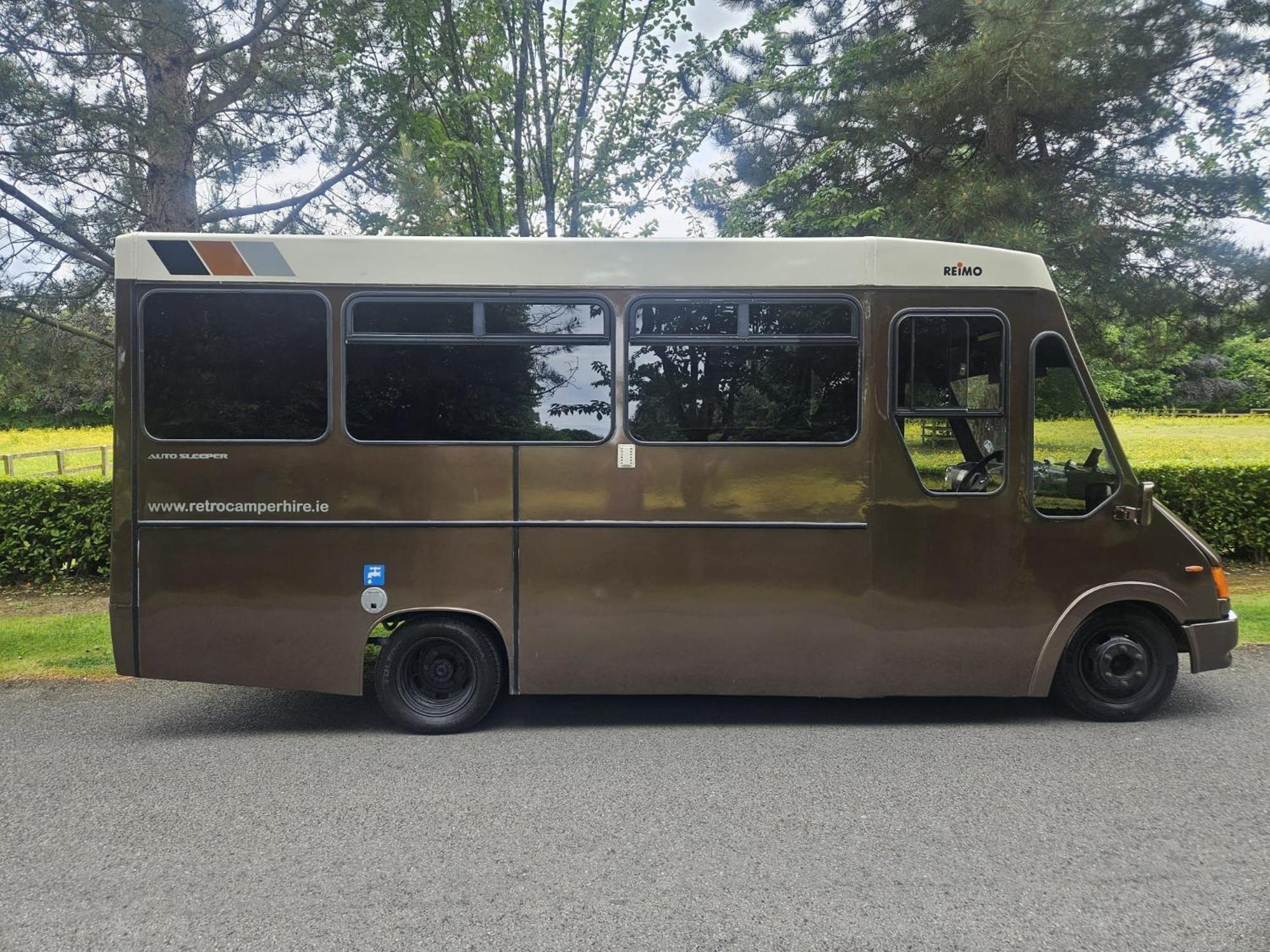 Retro Camper Hire Hotel Дъблин Екстериор снимка