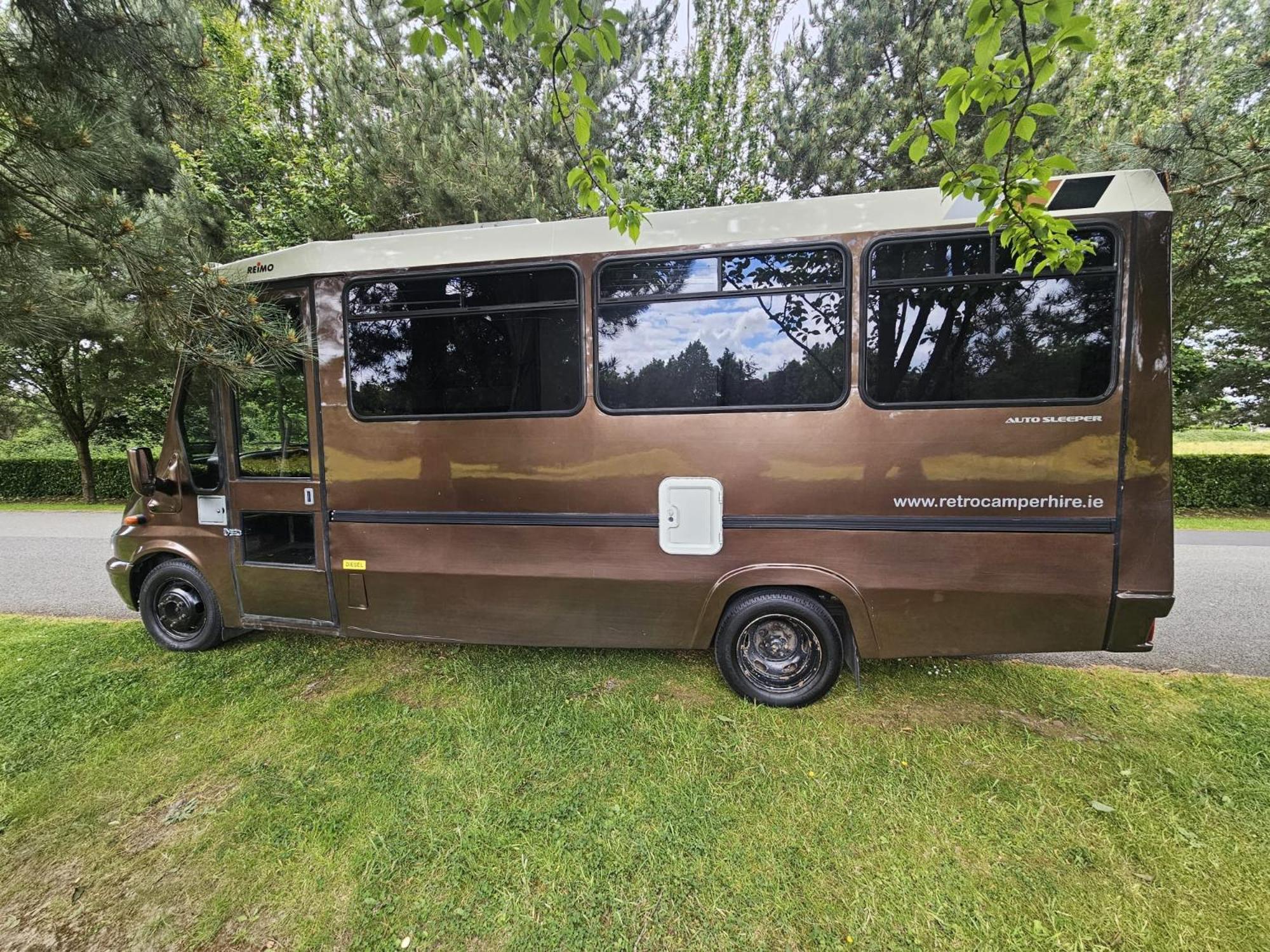 Retro Camper Hire Hotel Дъблин Екстериор снимка