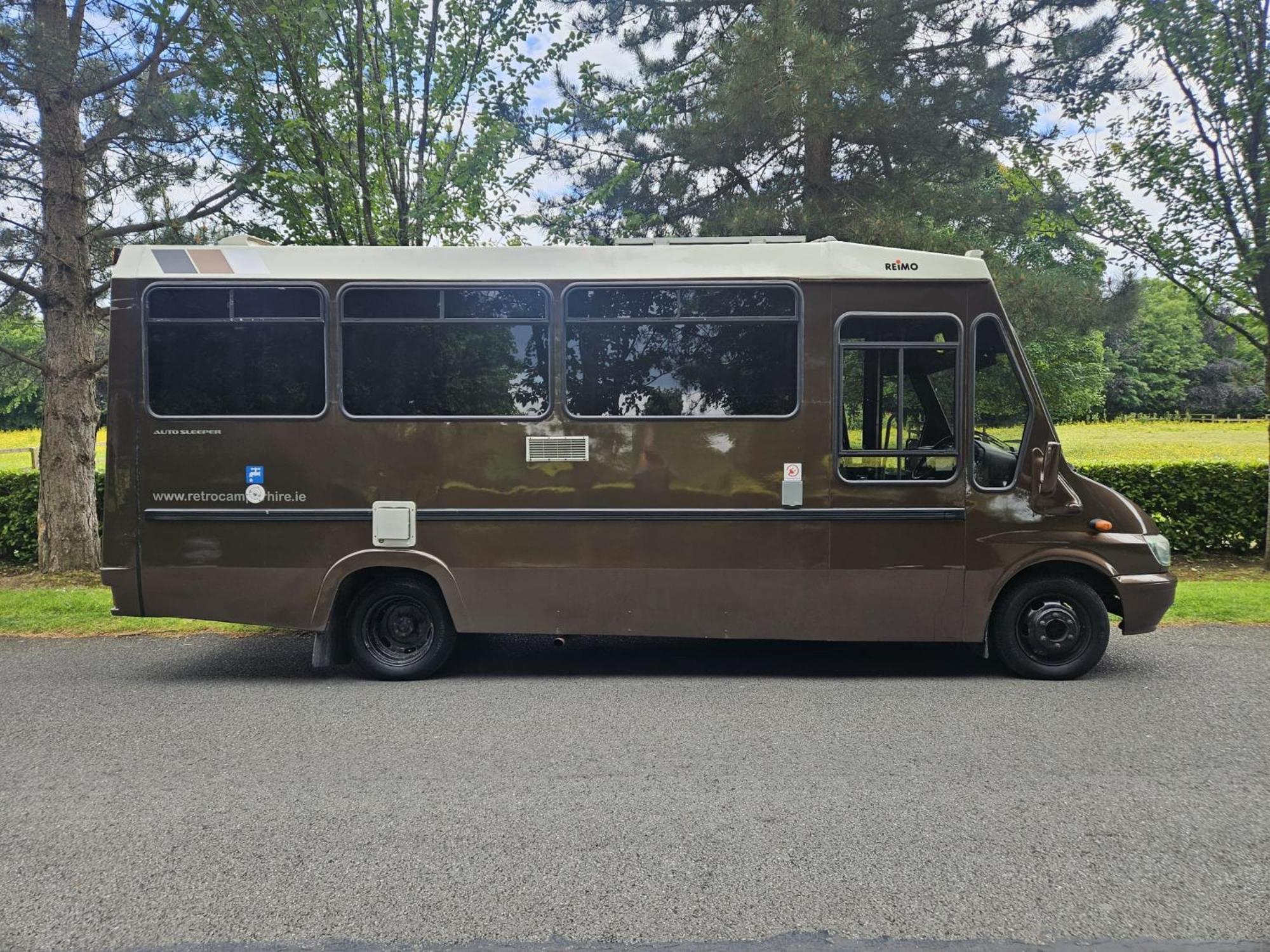 Retro Camper Hire Discover Ireland Дъблин Екстериор снимка